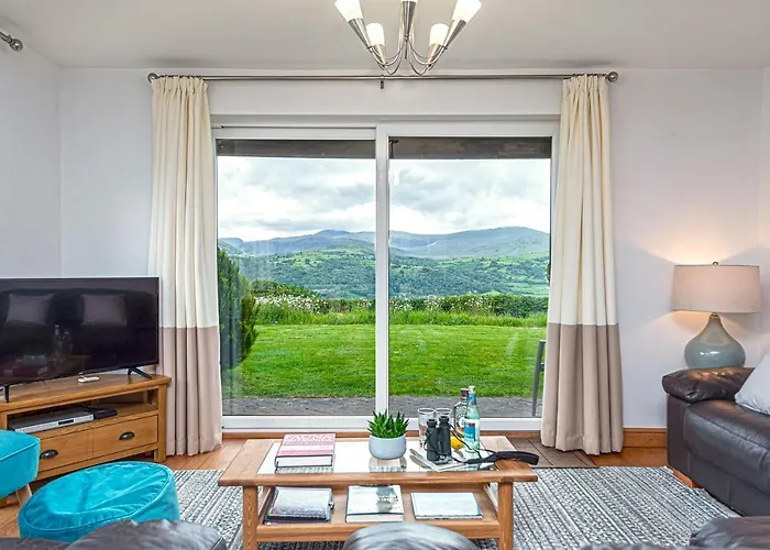 Fig Tree - Pet-Friendly Cottage With Indoor Pool, Hot Tub & Breathtaking Views Of Snowdonia